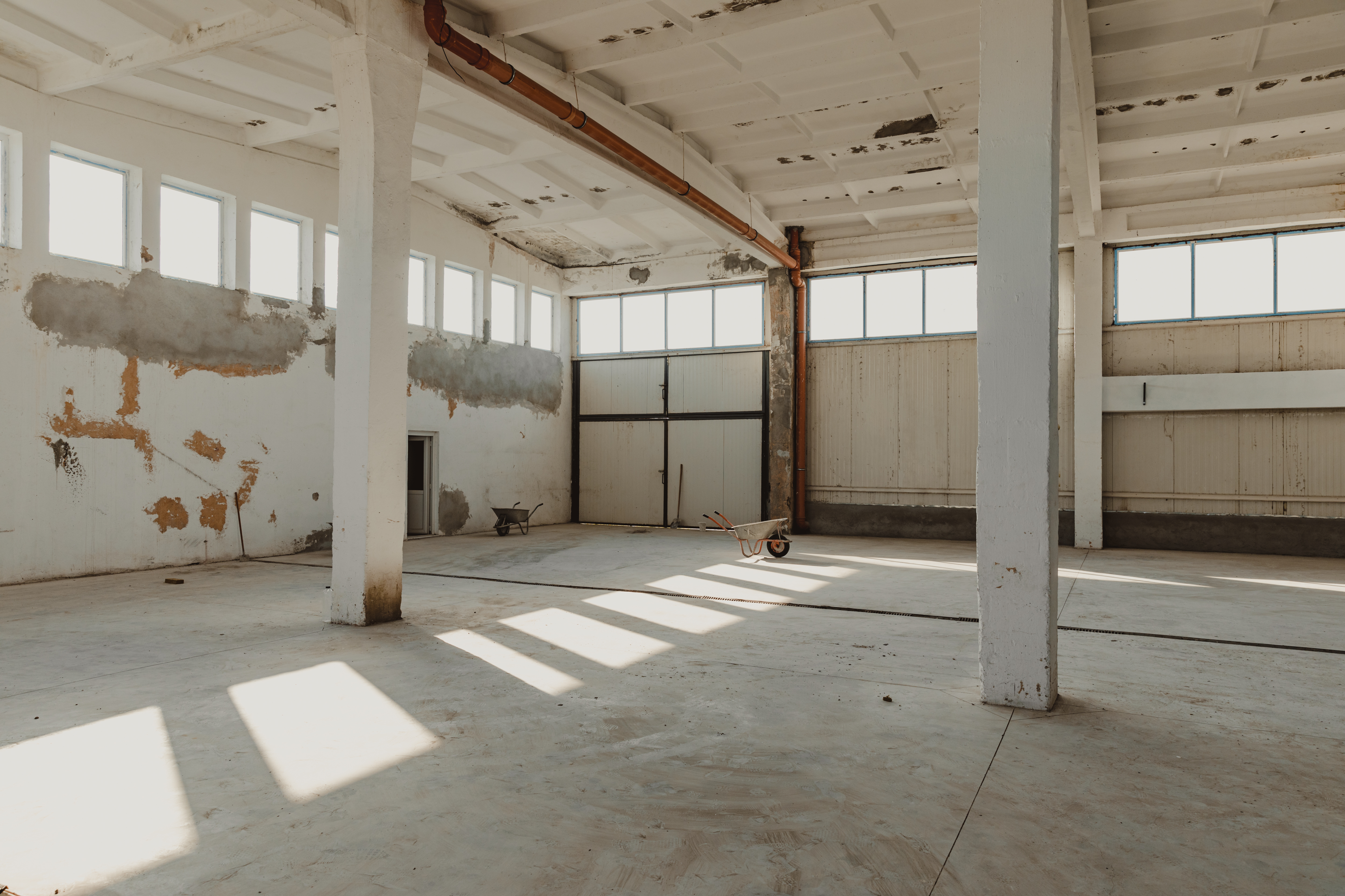 inside-an-old-industrial-hall-2022-11-29-02-20-14-utc